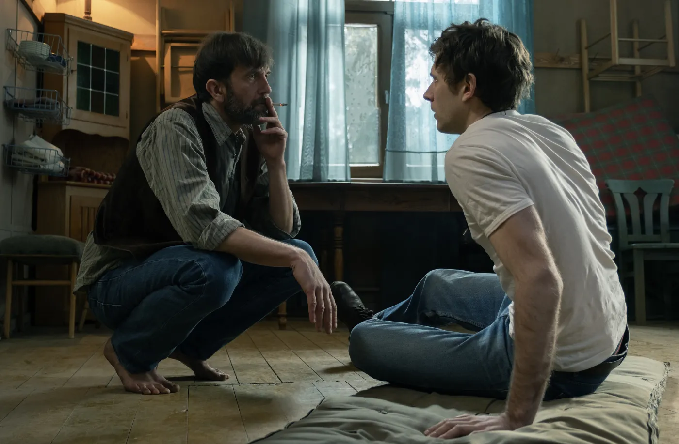 Tomasz Kot i Stanisław Linowski w serialowej adaptacji książki "Niebo. Pięć lat w piekle"