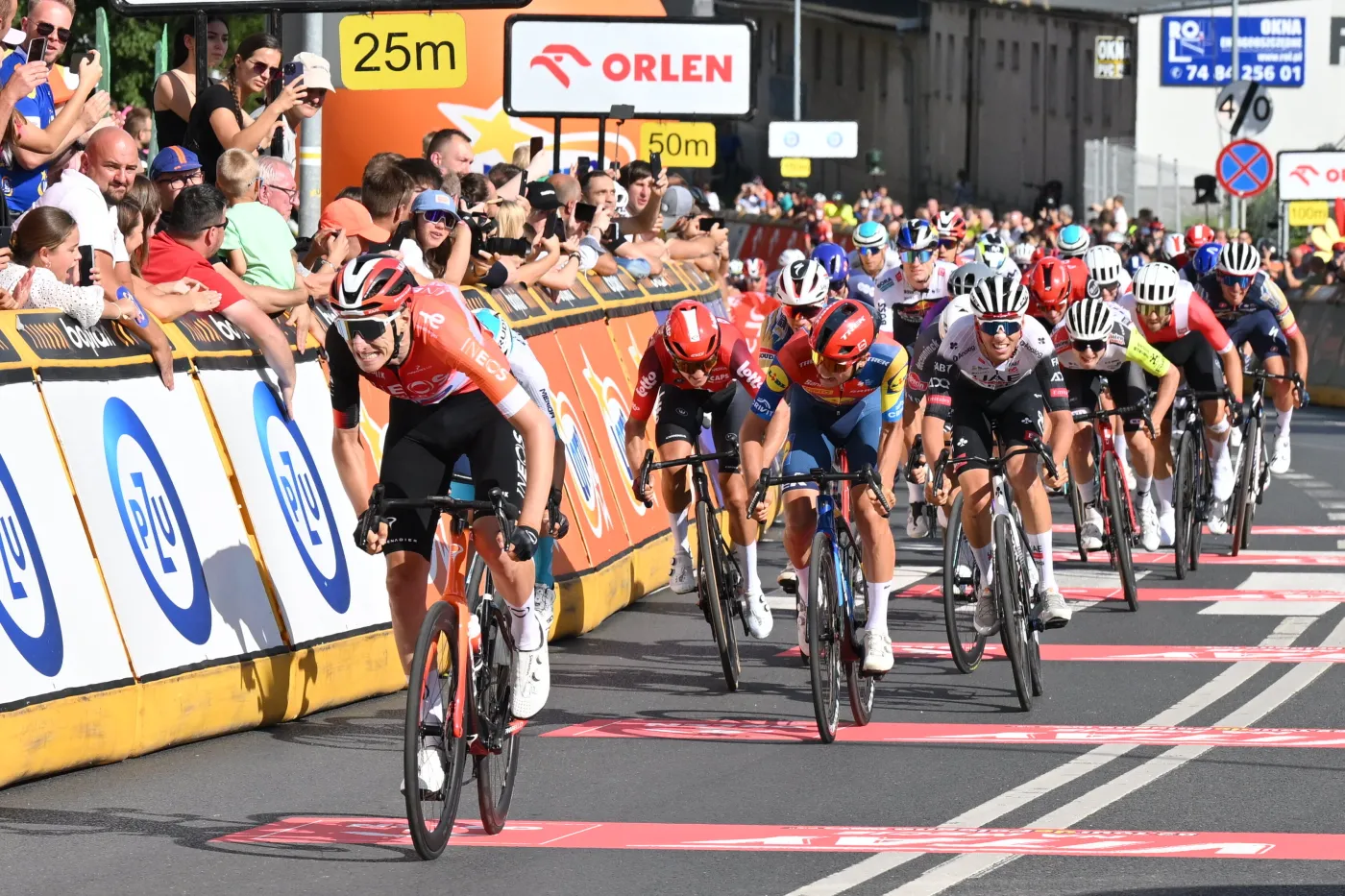 Dramatyczny przebieg 3. etapu Tour de Pologne. Wszystkie karetki zatrzymały się na trasie wyścigu