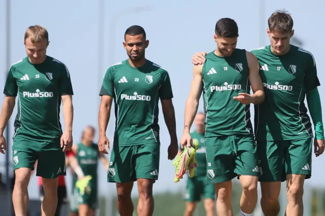 Legii w bardzo trudnej sytuacji. Raków też musi odrabiać straty. Jagiellonia blisko awansu