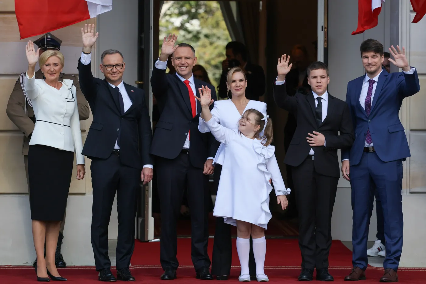 Tak Andrzej Duda witał Kasię Nawrocką. Reakcja dziewczynki bezcenna [WIDEO]
