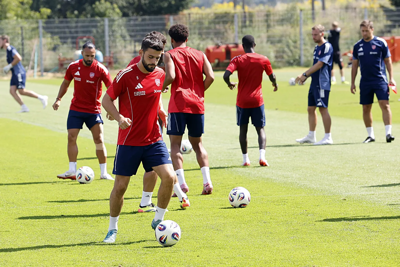 Legia, Raków i Jagiellonia grają o być, albo nie być w fazie ligowej europejskich pucharów