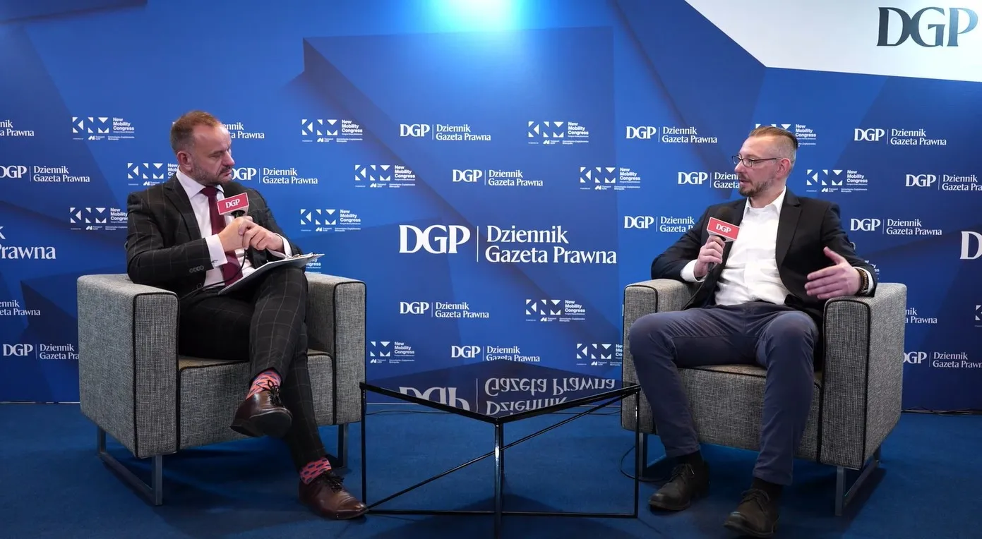 Bezpieczeństwo hulajnóg elektrycznych: Przepisy, edukacja i wyzwania prywatnych urządzeń