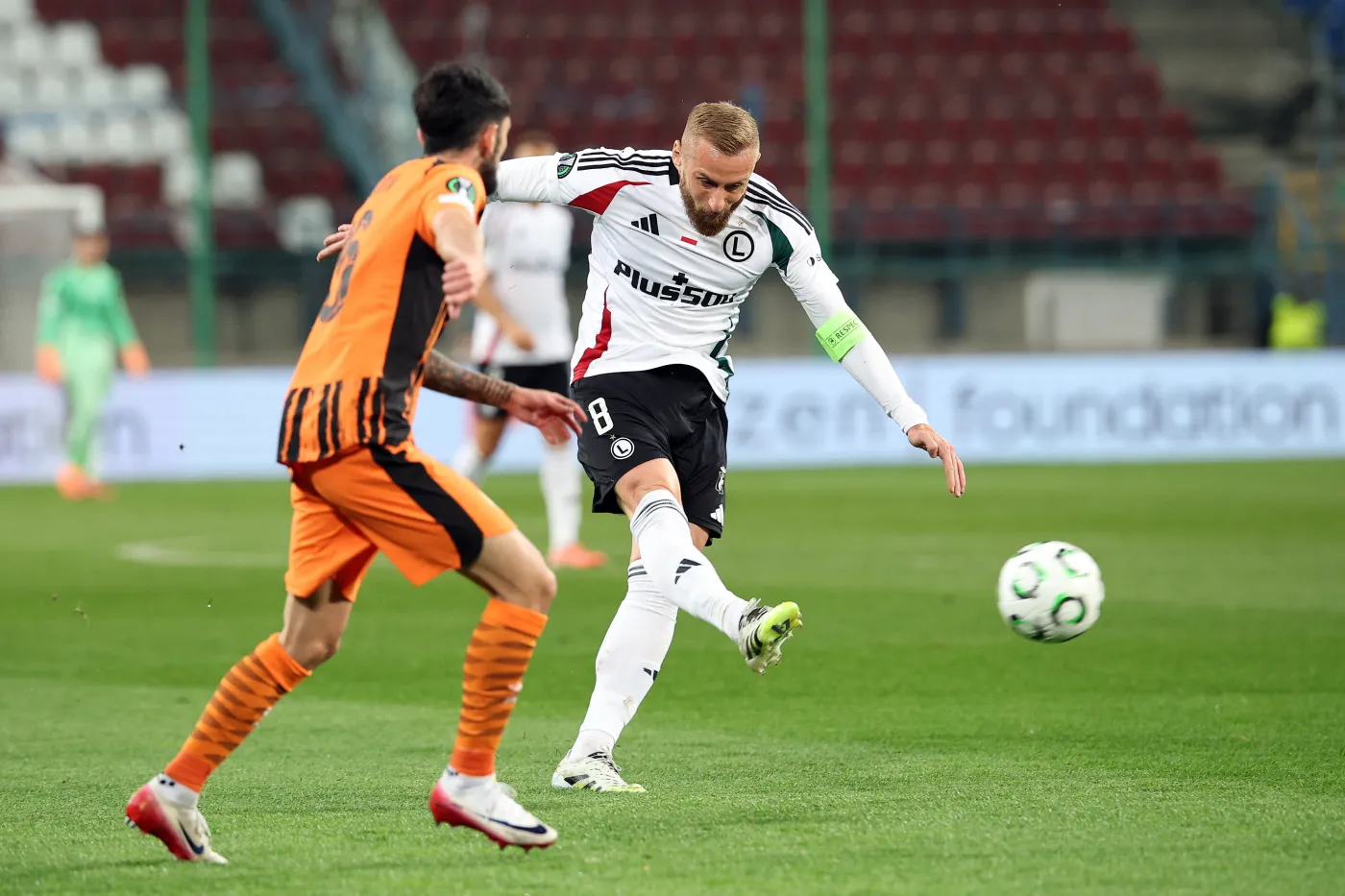 Liga Konferencji. Augustyniak bohaterem meczu z Szachtarem. Legia przerwała serię porażek