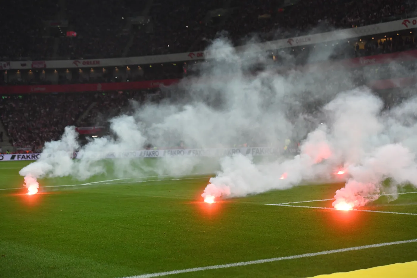 Kara finansowa i zamknięcie stadionu? O to, co grozi Polsce po skandalu na PGE Narodowym