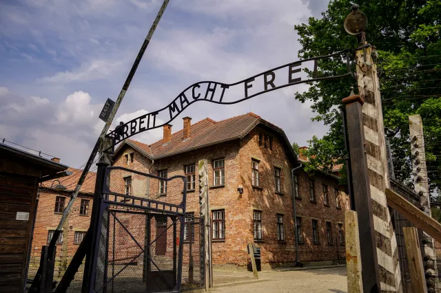 Niemiecki historyk o holokauście. "Nasza pamięć pomija tchórzostwo i bierność społeczeństwa"