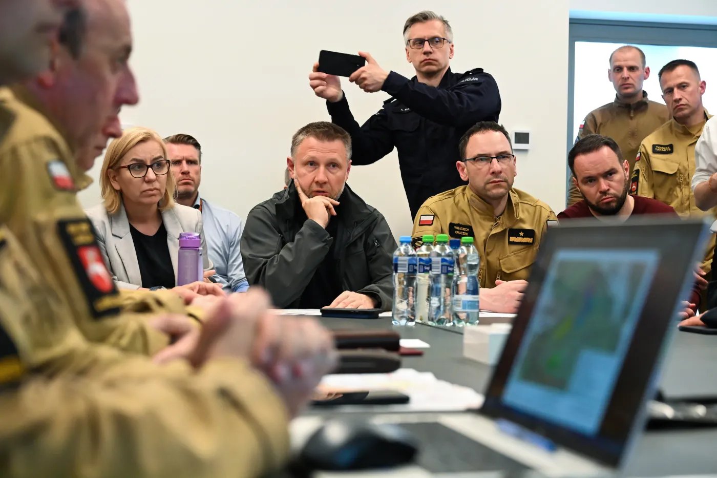 Starcie Marcina Kierwińskiego z dziennikarzem TV Republika. "Zapiszcie się wprost do PiS-u"