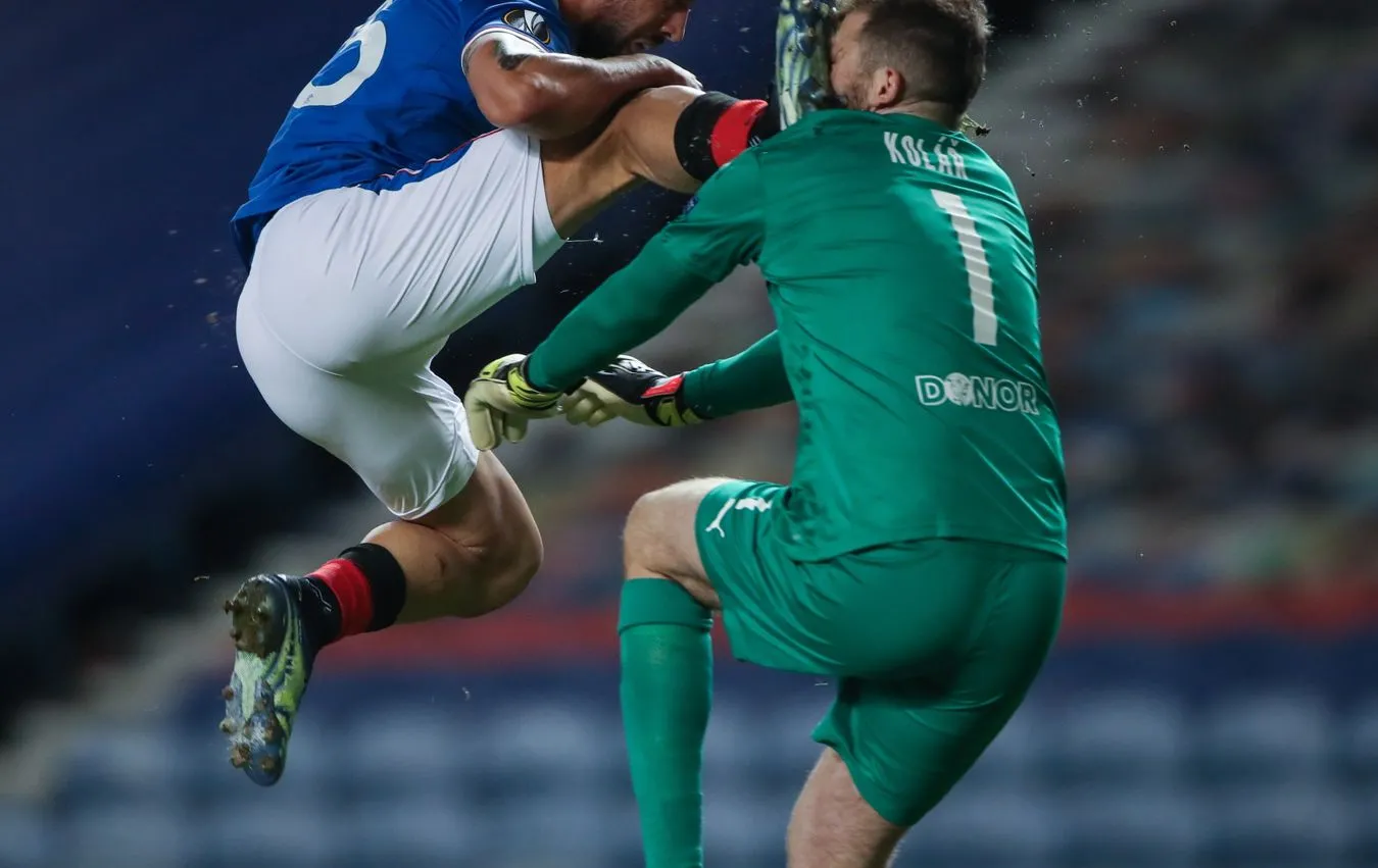 Szok w Mediolanie i Glasgow. Ostra gra, dużo bramek i trzy niespodzianki w Lidze Europy