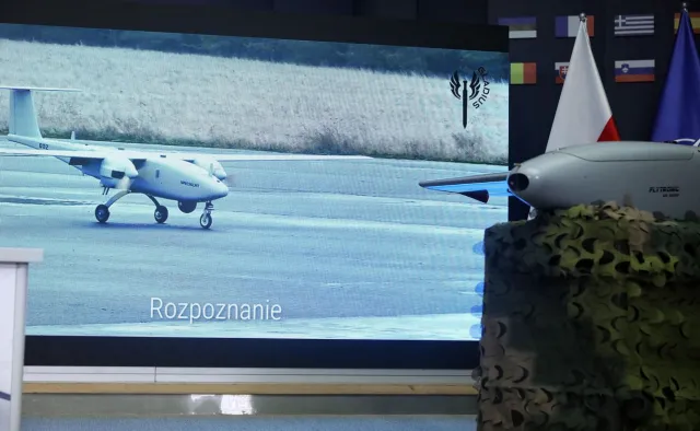 Polska się zbroi. Roje niewielkich dronów powiązanych z artylerią uderzą we wroga