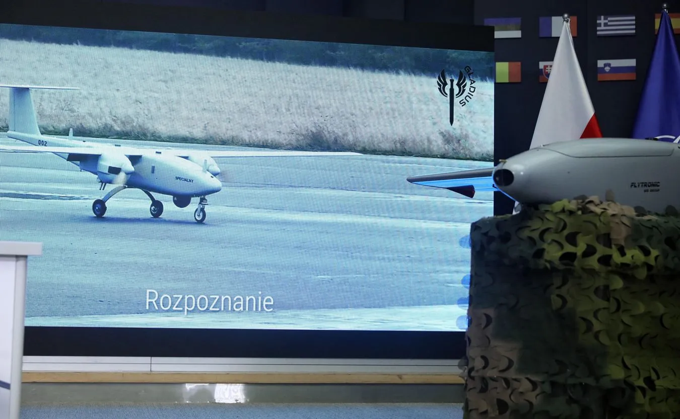 Polska się zbroi. Roje niewielkich dronów powiązanych z artylerią uderzą we wroga