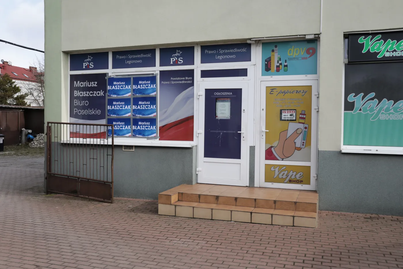 Wybicie szyby w biurze poselskim Błaszczaka. Zatrzymano podejrzewanego