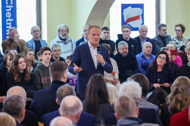 Tusk o "gangsterskim, ale i genialnym numerze Ziobry i jego szajki"