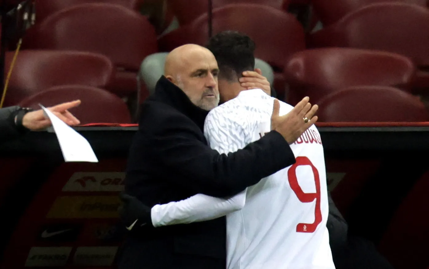 Probierz żali się, że Polakom brakuje wiary w reprezentację i apeluje o wsparcie dla Lewandowskiego