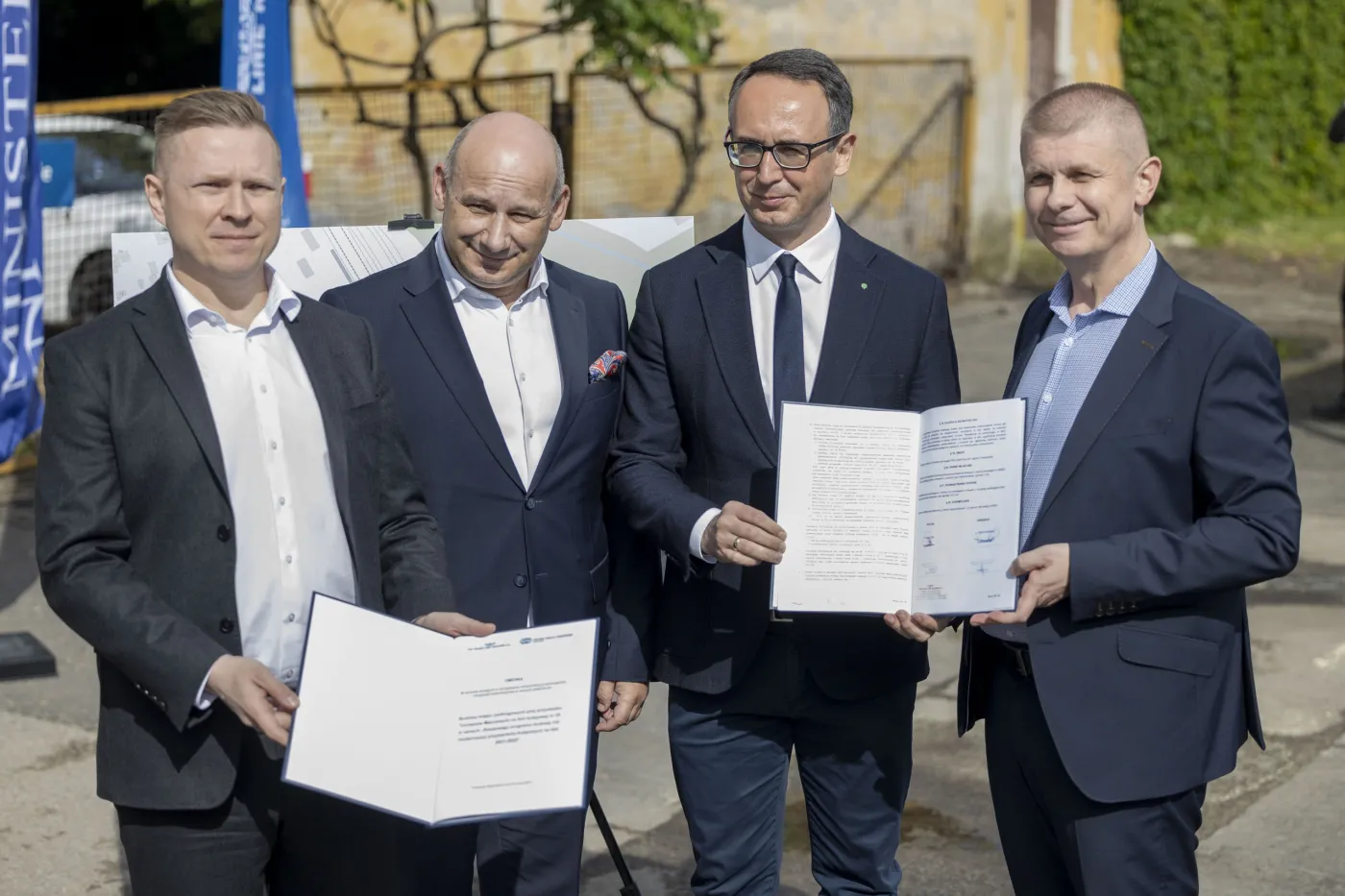 Podpisanie porozumienia pomiędzy PKP S.A. a PKP PLK na budowę parkingu przy dworcu kolejowym w Tomaszowie Mazowieckim.