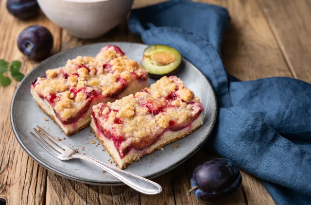 Bardzo łatwe ciasto ze śliwkami. Przepis od Danuty Martyniuk