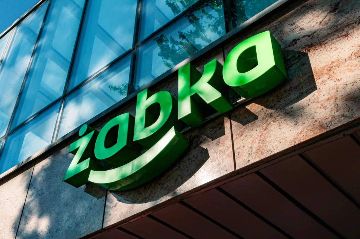 Warsaw,,Poland,-,July,24,,2022:,?abka,Convenience,Store,Green