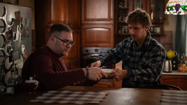 "Rodzinka.pl" wróciła do TVP. Fani nie zostawili suchej nitki. "Wulgarny serial się zrobił"