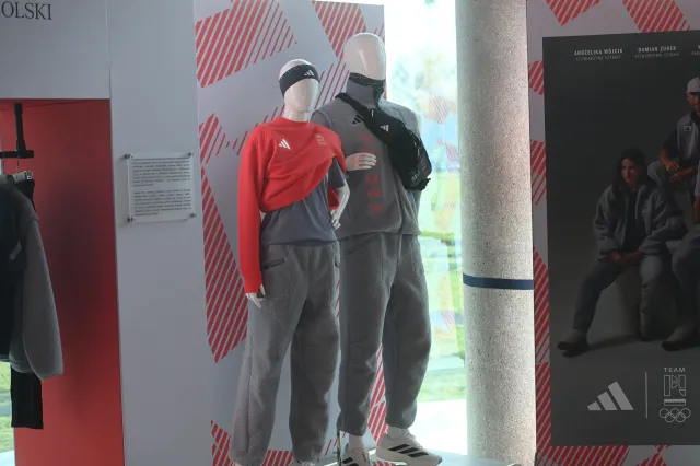 W takich strojach polscy sportowcy wystąpią w zimowych igrzyskach. Ładne, czy wręcz przeciwnie?