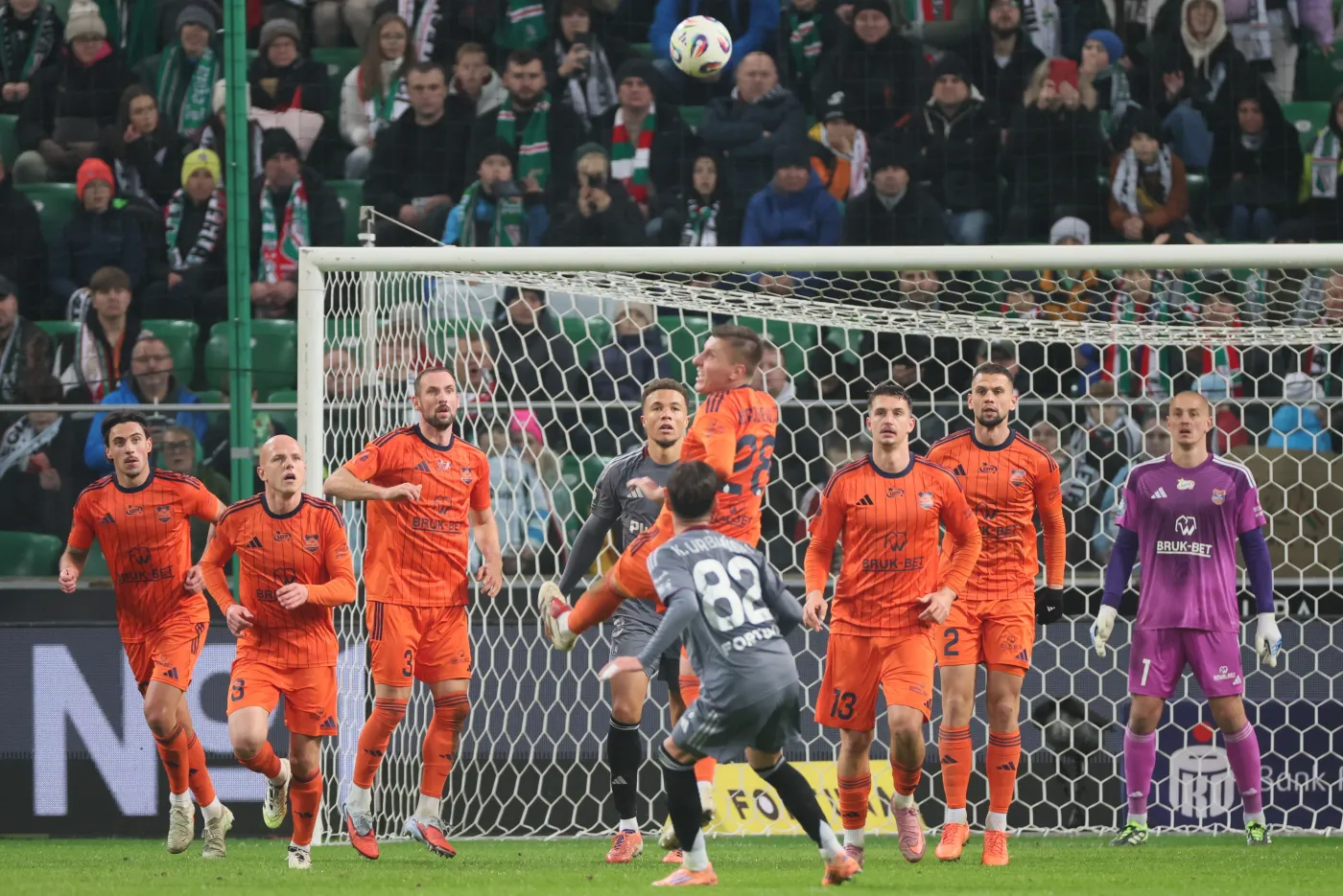 Wstyd, kompromitacja, żenada. Legia przegrała z ostatnim zespołem w tabeli