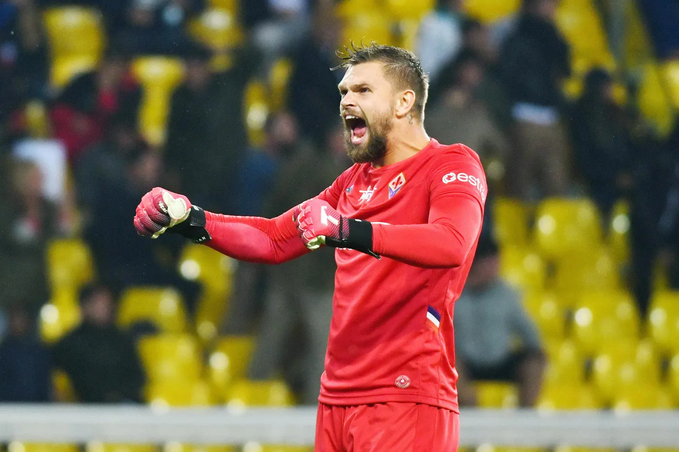 Drągowski wrócił do Ekstraklasy. Reprezentant Polski nowym bramkarzem Widzewa Łódź