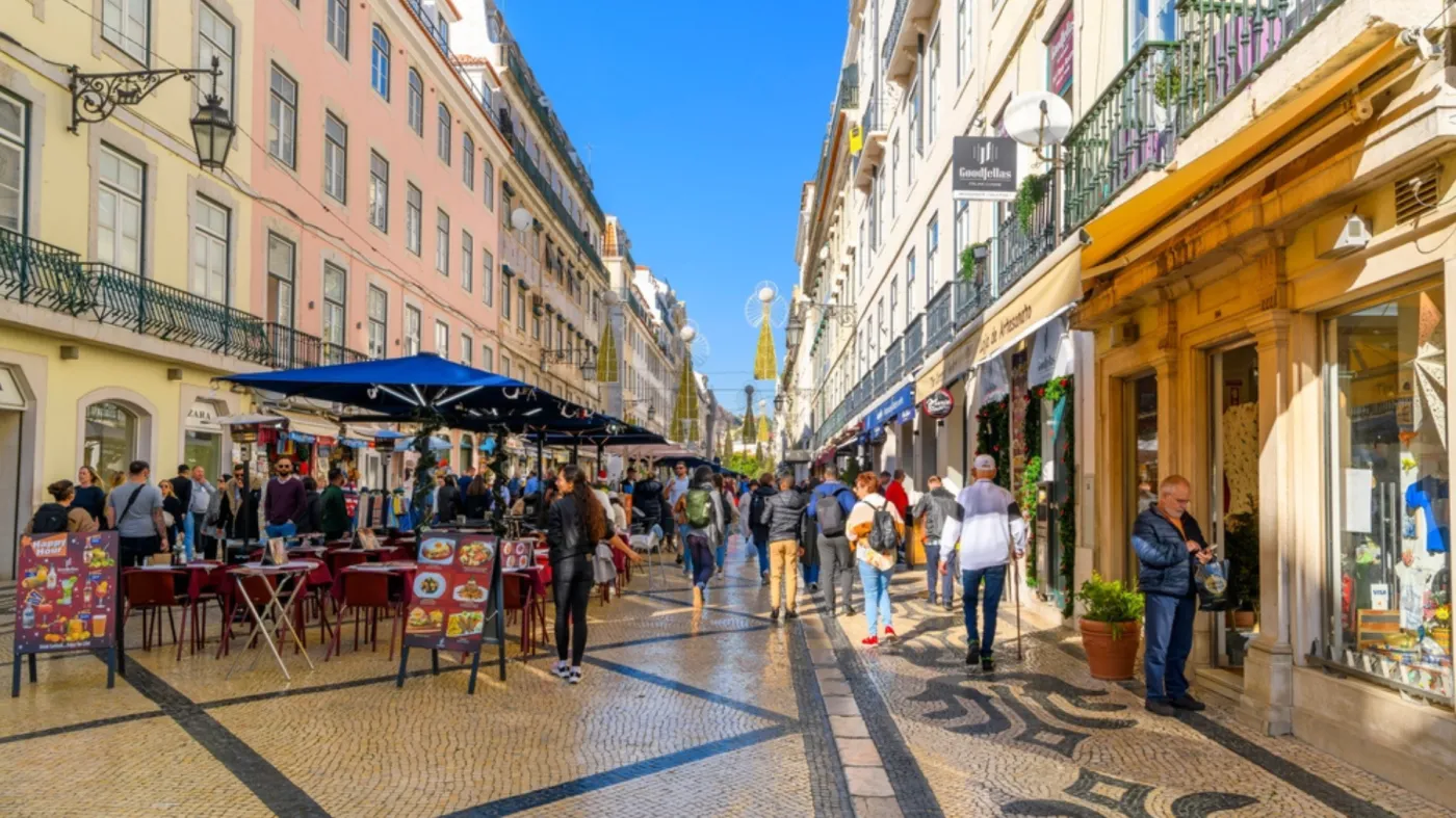 Kolejne miasto zalane turystami. Mieszkańcy mówią "dość"