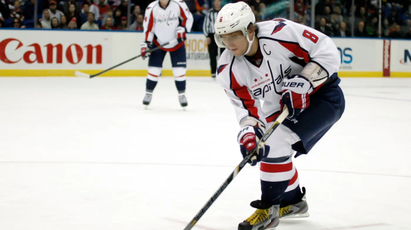 Aleksander Owieczkin zostaje w Washington Capitals. Rekordzista NHL rozegra 22. sezon w lidze