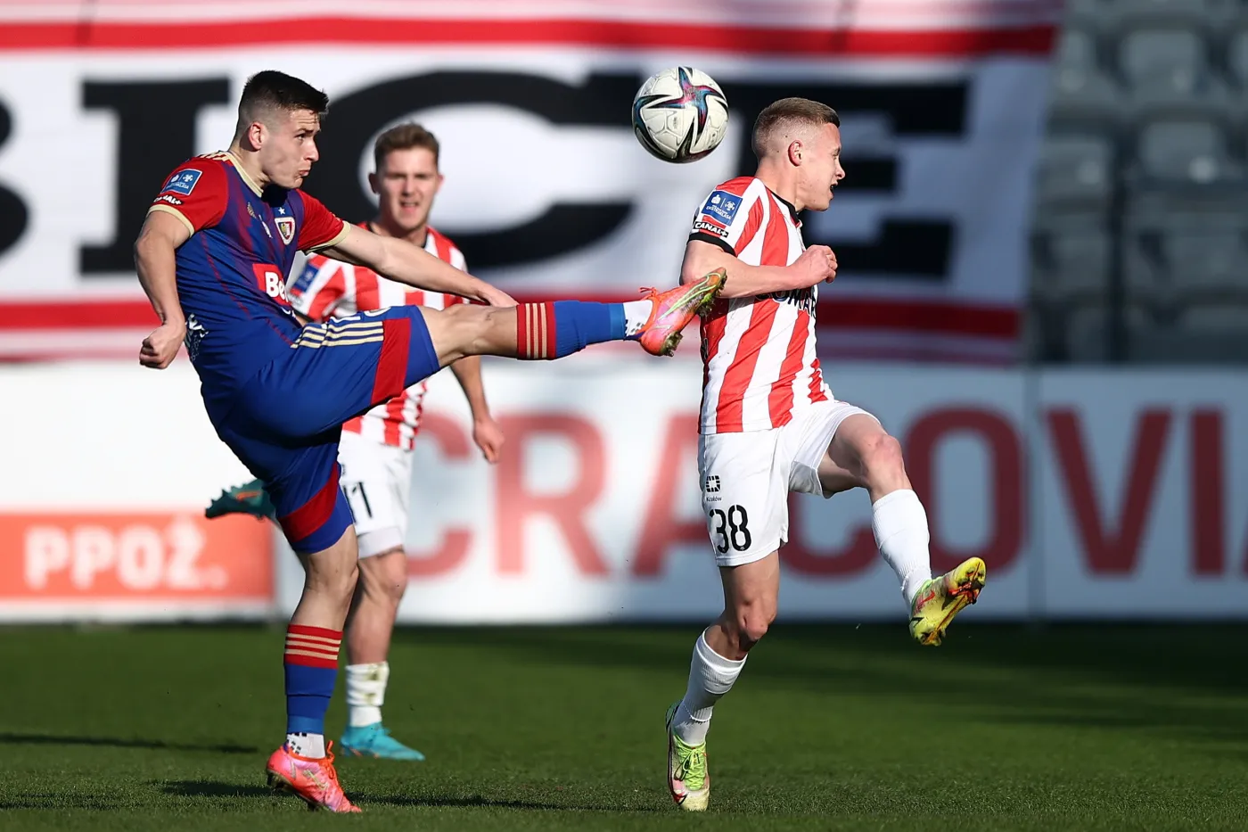 Pierwszy celny strzał i gol dla Piasta. Cracovia piąty raz z rzędu bez wygranej [WIDEO]