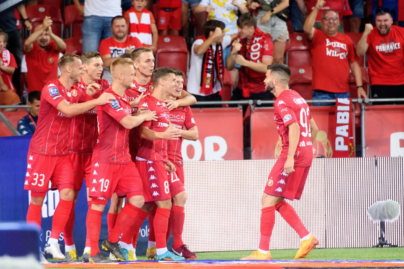 Lider zatopiony w Łodzi. Pierwsza porażka Wisły Płock [WIDEO]