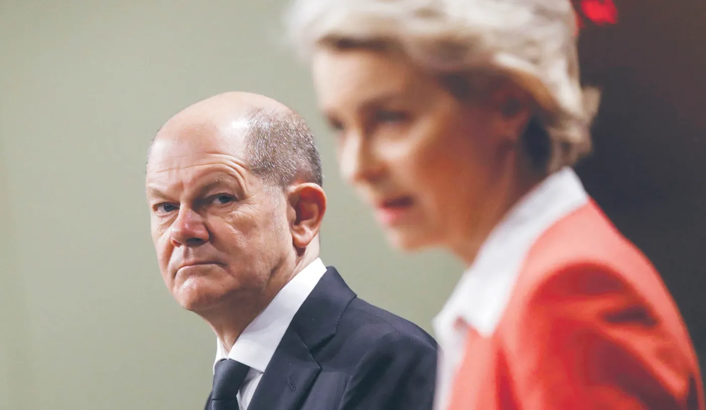 Politico pisze o "niemieckim egoizmie": Von der Leyen może być uznana za marionetkę