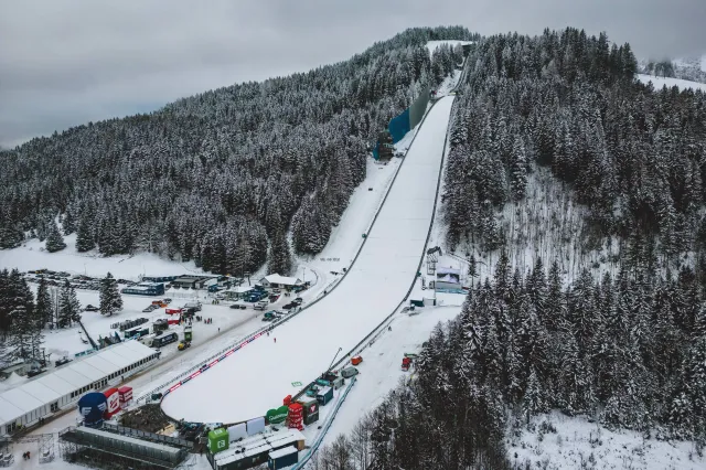 FIS nie zmienił zdania. Rosjanie i Białorusini nadal nie mogą startować w zawodach pod jej egidą