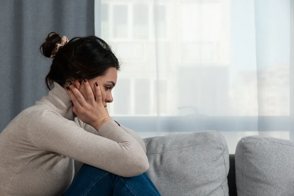 overthinking kobieta myśli analizuje 