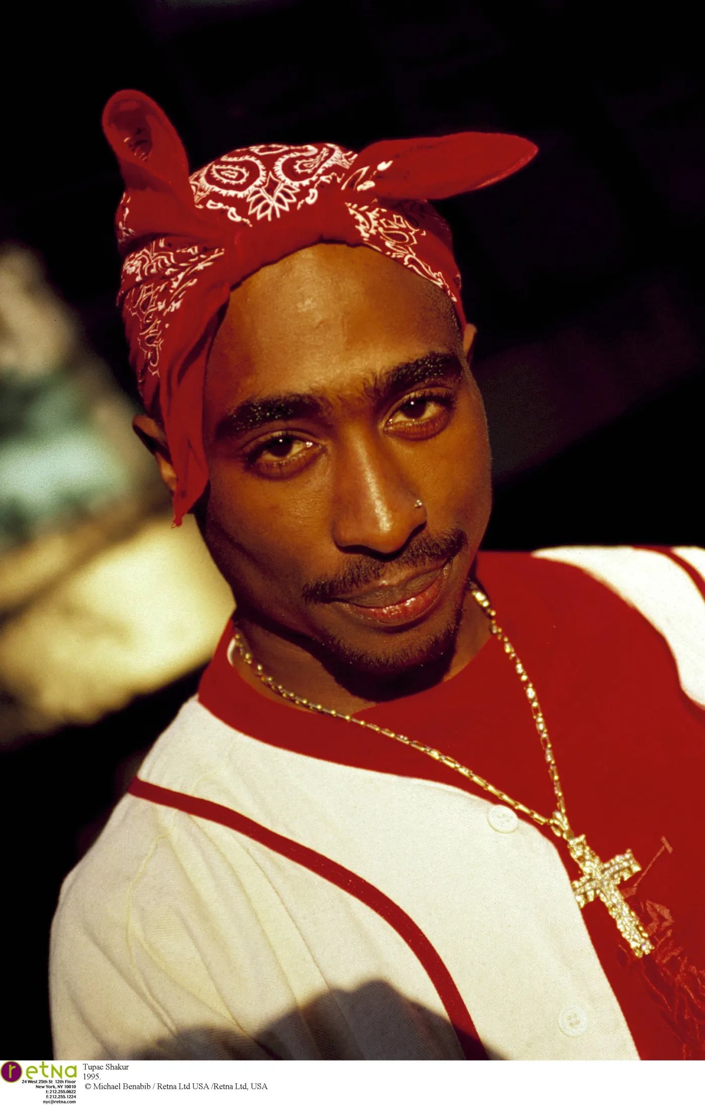 1995-tupac-shakur-amerykanski-raper-poeta-aktor-i-aktywista-spolecznydostawca-papretna-ltd-usa-38055449.jpg