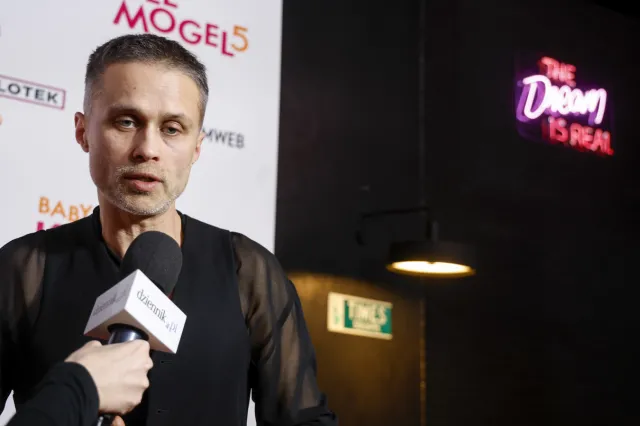 Maciej Zakościelny pokazuje gołą klatę z okazji urodzin. Fanki pieją z zachwytu [FOTO]