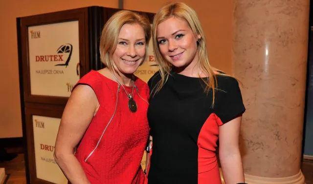 Jest córką Grzegorza Ciechowskiego. Pisze o wzruszającym znaku od ojca