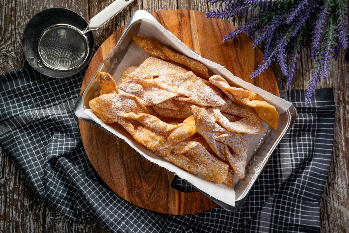 Faworki Ćwierciakiewiczowej. Jeden z najstarszych polskich przepisów