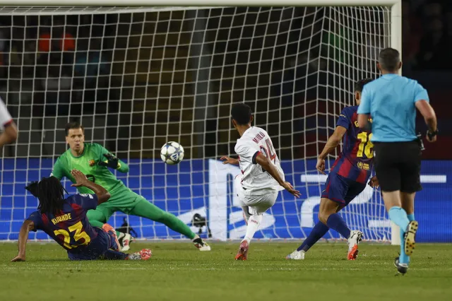 Liga Mistrzów. Szczęsny puścił gola w ostatniej minucie. Barcelona przegrała z Paris Saint-Germain