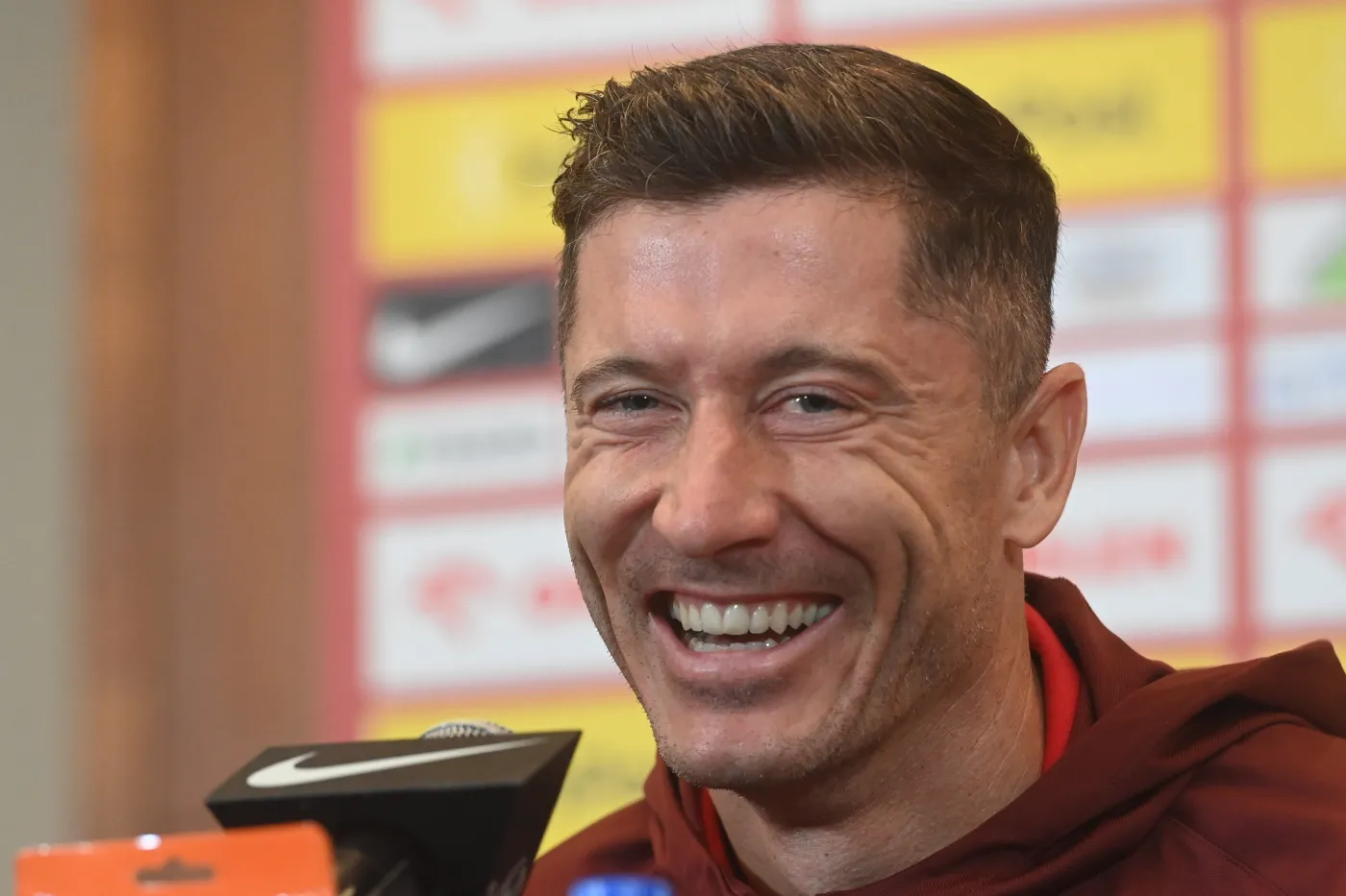 Czy Robert Lewandowski gra z córkami w piłkę? Kapitan reprezentacji odpowiedział