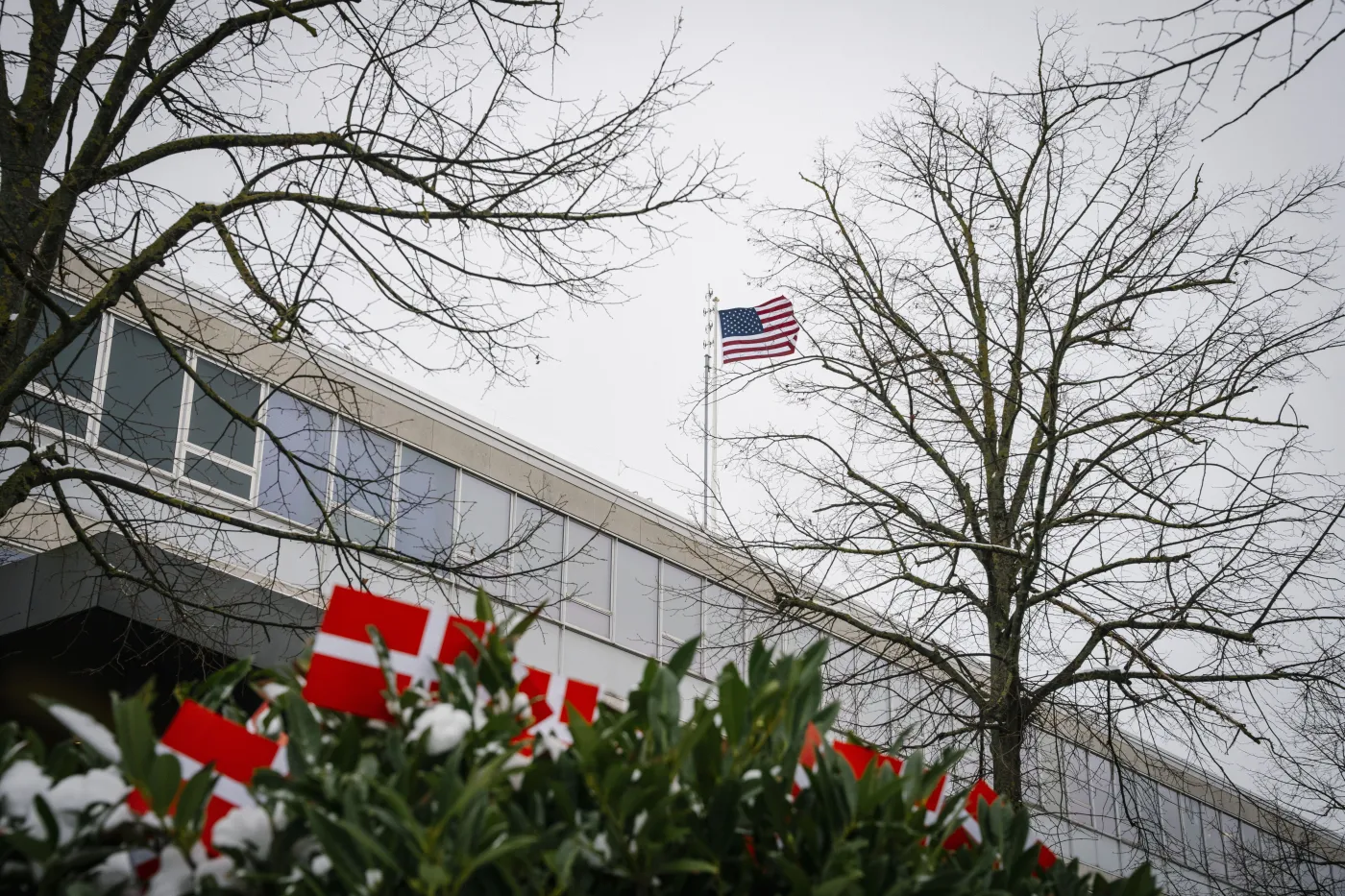 Ambasada USA usunęła duńskie flagi. Były na nich nazwiska 44. żołnierzy poległych w Afganistanie