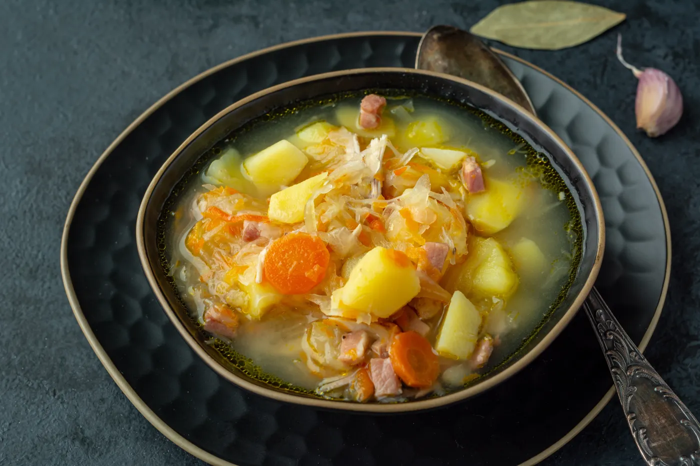 Kapuśniak z żeberkami, kwaśna, gorąca klasyka PRL