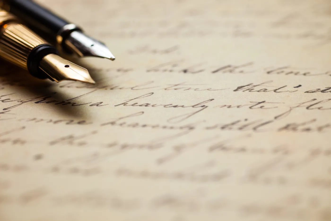 Fountain,Pens,And,An,Antique,Handwritten,Letter