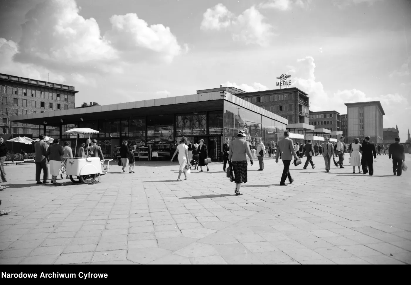 Szybki QUIZ o życiu codziennym w PRL. Na ostatnim pytaniu naprawdę trudno się wyłożyć