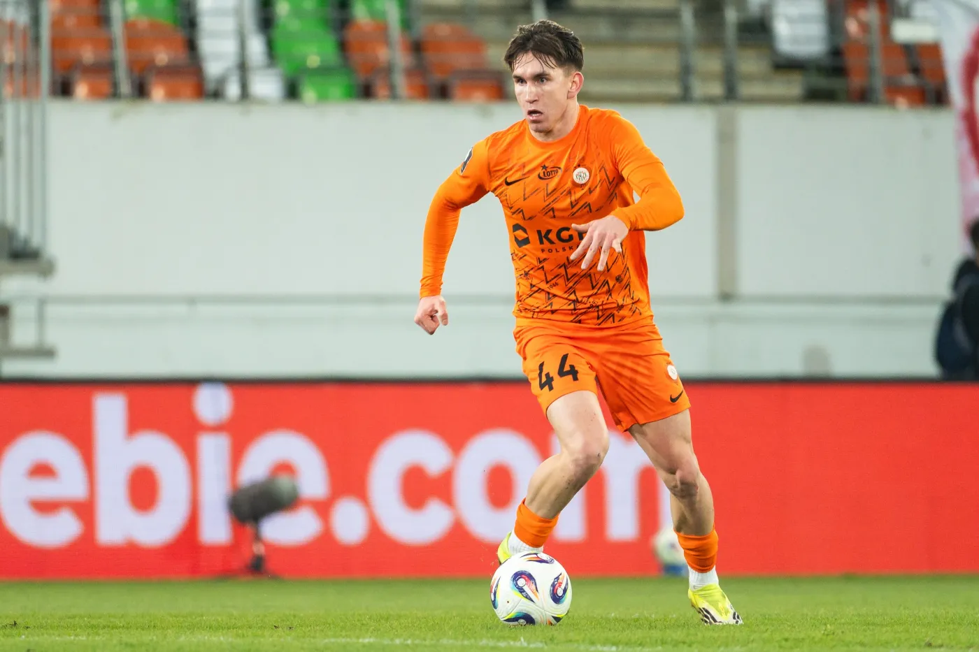 Gigant europejskiego futbolu potwierdził zainteresowanie młodą gwiazdą polskiej Ekstraklasy