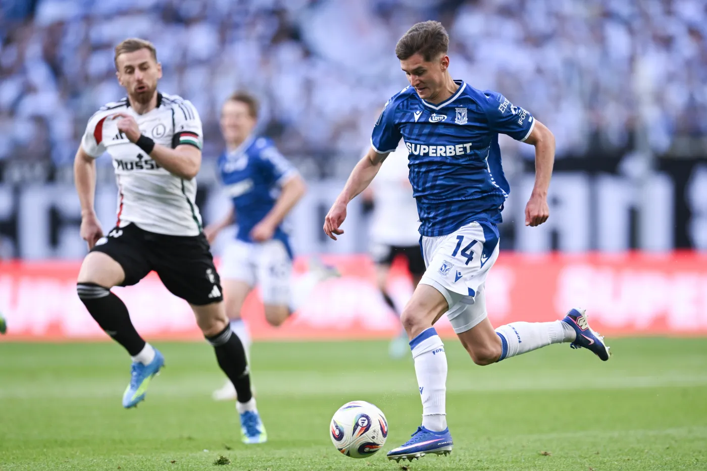 Dobra wiadomość dla Legii przed meczem z Widzewem. Czerwona kartka dla Augustyniaka anulowana