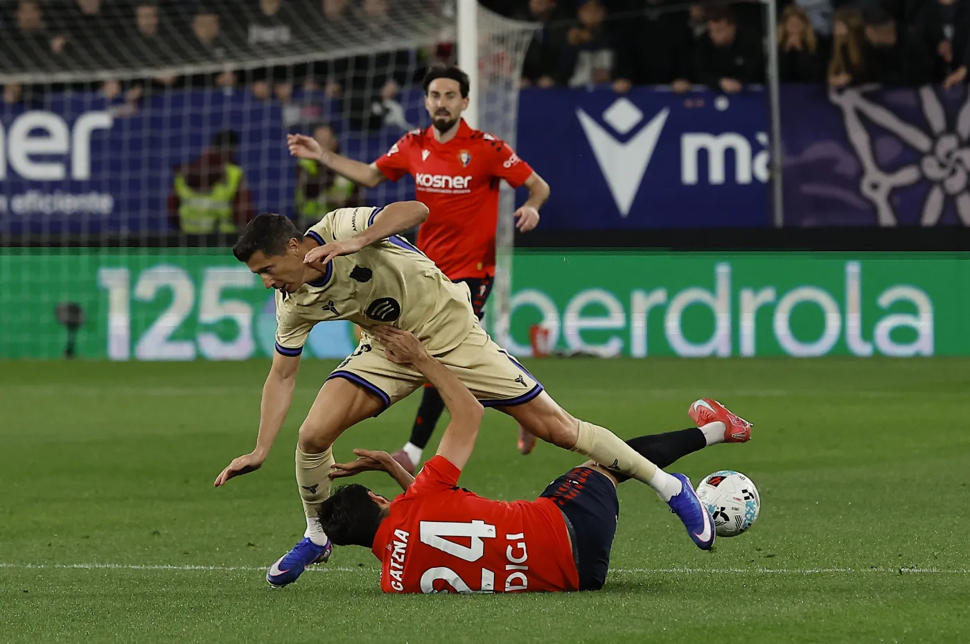 Lewandowski trafił w meczu z Osasuną. Barcelona już w niedziele może zostać mistrzem Hiszpanii