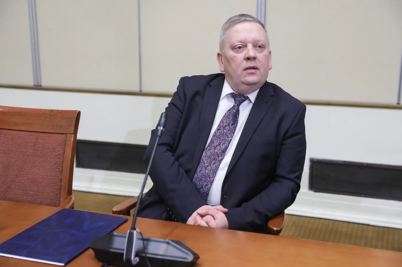 Niespodziewane zakończenie posiedzenia komisji. "Ciompa przestał zeznawać, gdy na sali pojawił się Suski"