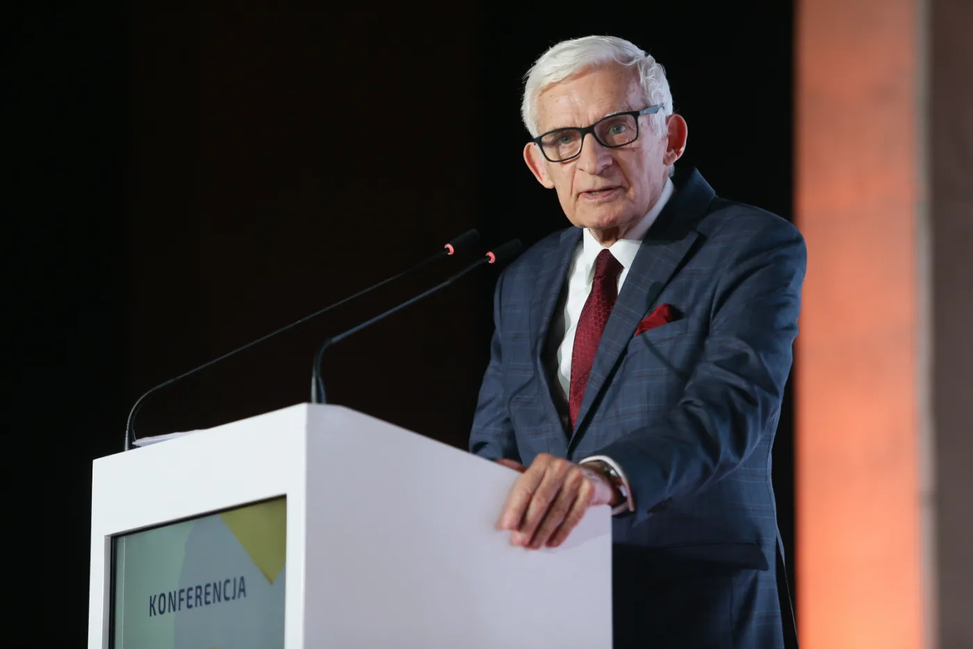 "Brexit zaczynał się dokładnie tak samo". Jerzy Buzek ostrzega