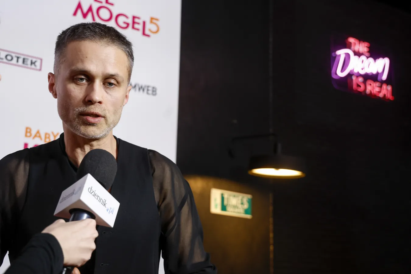 Maciej Zakościelny pokazuje gołą klatę z okazji urodzin. Fanki pieją z zachwytu [FOTO]