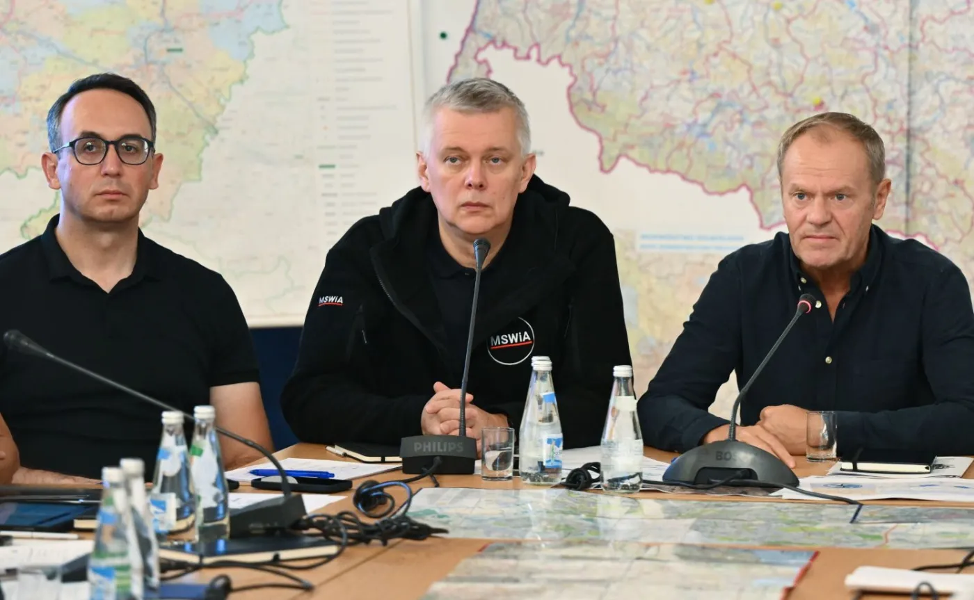 Powódź paraliżuje infrastrukturę. Wstrzymane pociągi, zamknięte przejścia graniczne