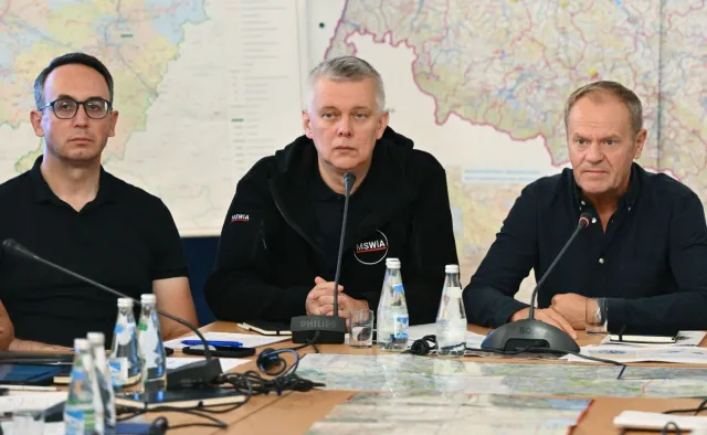 Powódź paraliżuje infrastrukturę. Wstrzymane pociągi, zamknięte przejścia graniczne