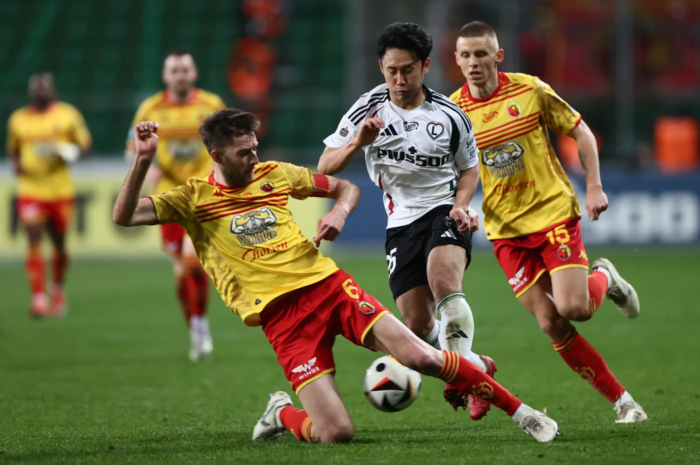 Piłkarz Legii nazwał sędziego rasistą. Morishita zarzucił Sylwestrzakowi, że nie lubi Japończyków