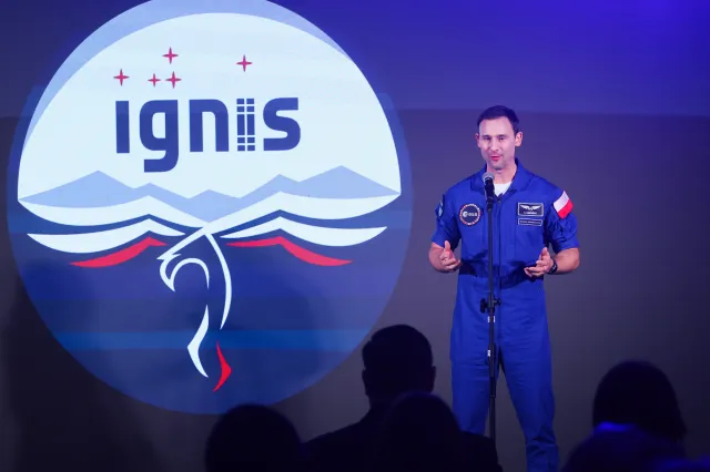 Astronomiczne pieniądze dla astronauty? Tyle może zarobić Sławosz Uznański-Wiśniewski